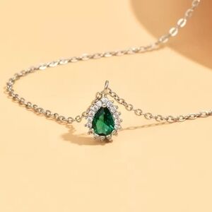 Silver and Green Teardrop Pendant Necklace